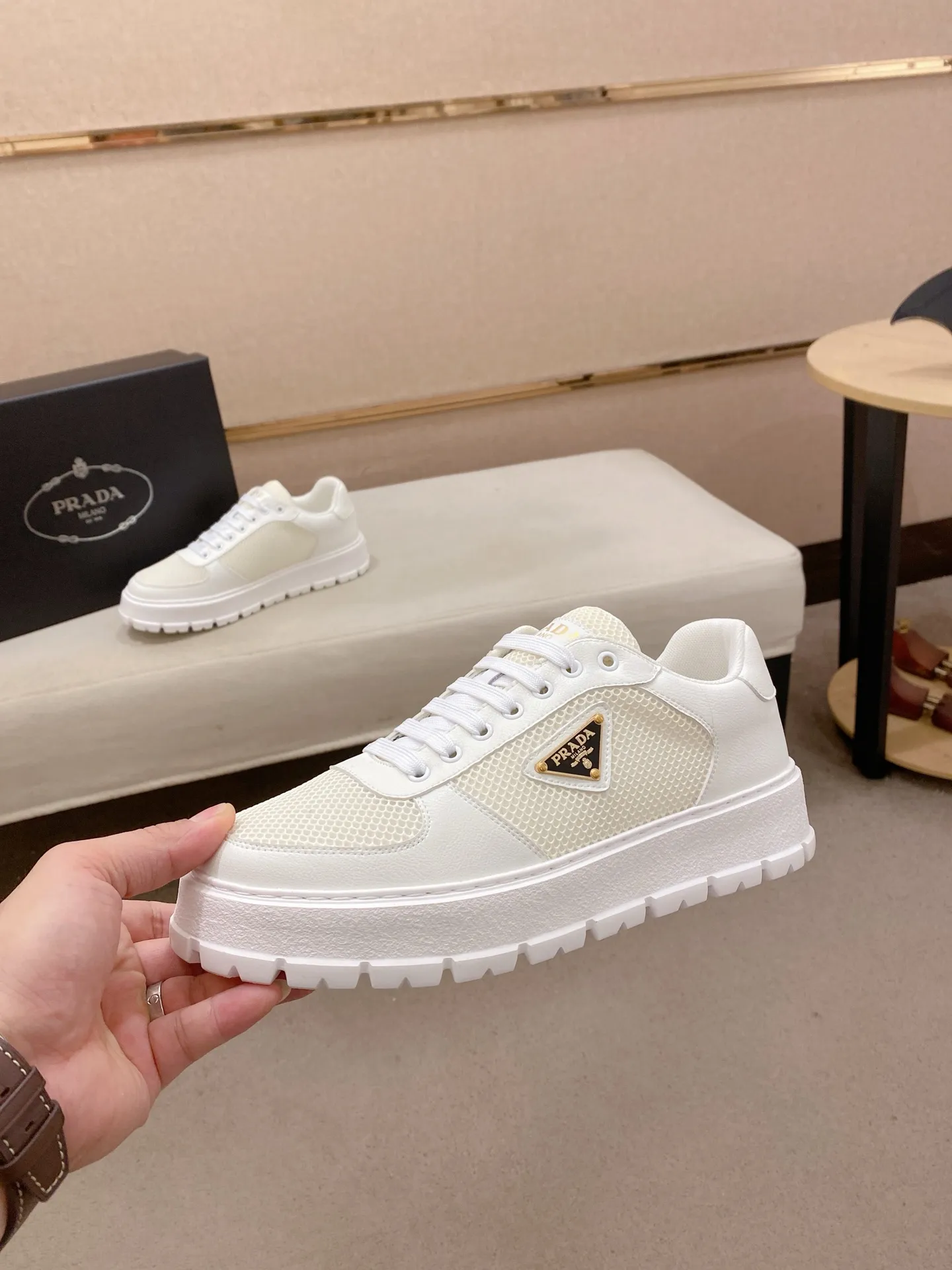 Men's men's shoes💰: 440💰[Prada～Prada] Trendy new styles are on the market. Same style as the official website. Counter quality. Original version. [Strong] [Strong] Imported selected first-layer cowhide. Comfortable and breathable sheepskin lining, fine workmanship, upper layer made of 100% pure cowhide, original last shape, comfortable on the feet, shoe sizes 38 to 44